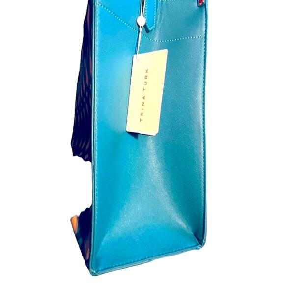 Trina Turk Large Tote NWT Turquoise and White Handbag with Shoulder Strap - Picture 4 of 5